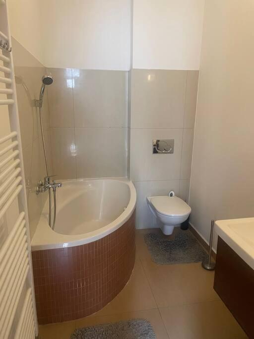 Apartman Pistacia Priame Centrum Bb Банска бистрица Екстериор снимка
